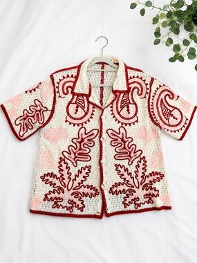 Men’s/Unisex Embroidery Crochet Button-Front Top